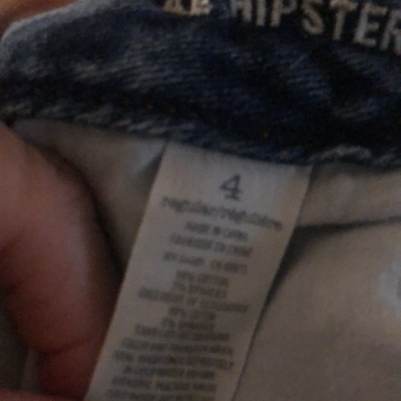 AMERICAN EAGLE HIPSTER STRETCH Jeans Relaxed fit. Size 4. Wider leg. 31”… - Picture 2 of 7